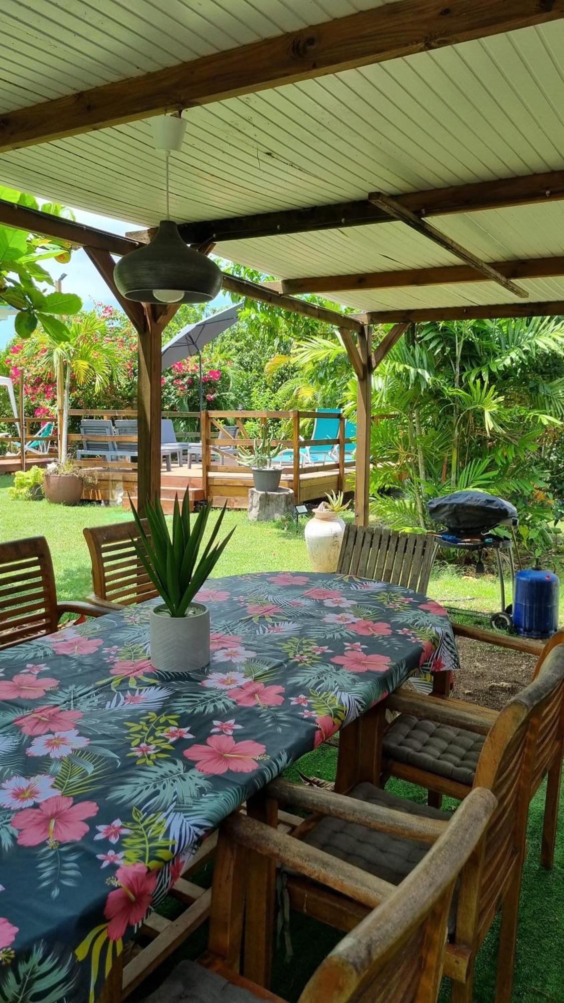 La Villa Rainbow & Ses 2 Kabanes Sainte-Anne  Bagian luar foto